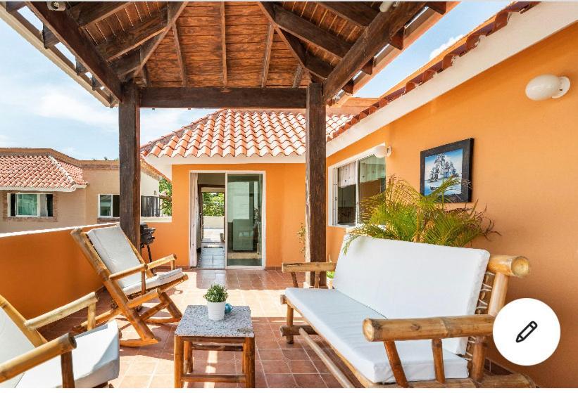 Hostal Las Rosas De Пунта-Кана Екстер'єр фото