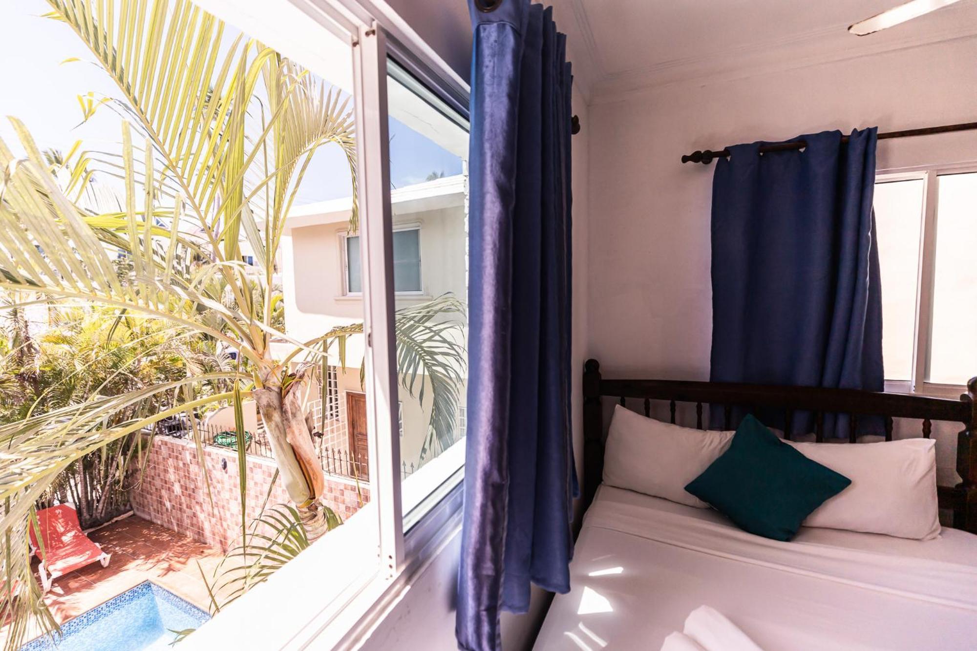 Hostal Las Rosas De Пунта-Кана Екстер'єр фото